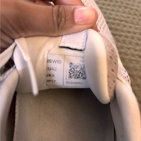 On Running Women’s grey Athletic Sneakers with Mint Accents - Picture 9 of 9